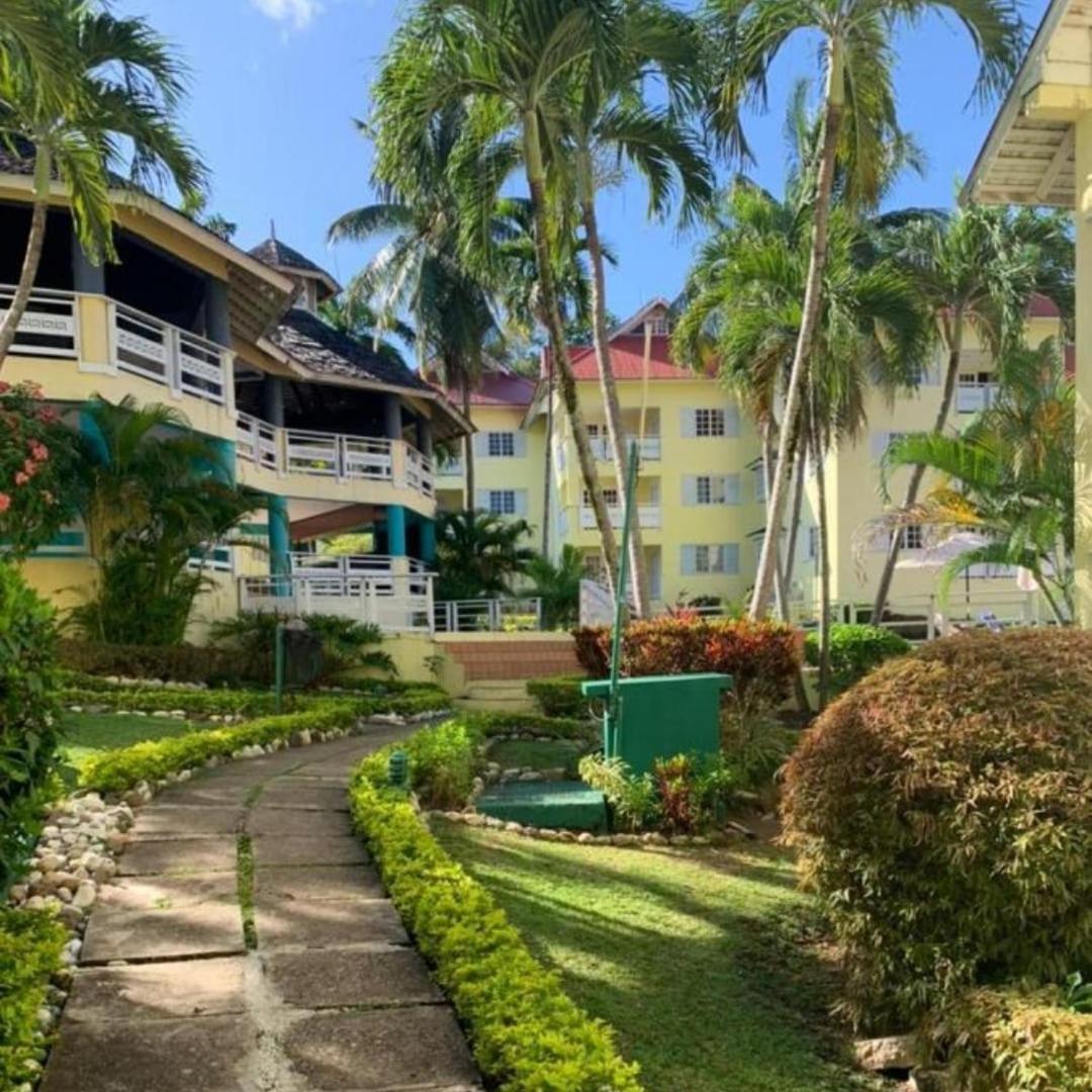 Comfort Zone At The Ridge E17 Apartamento Ocho Rios Exterior foto